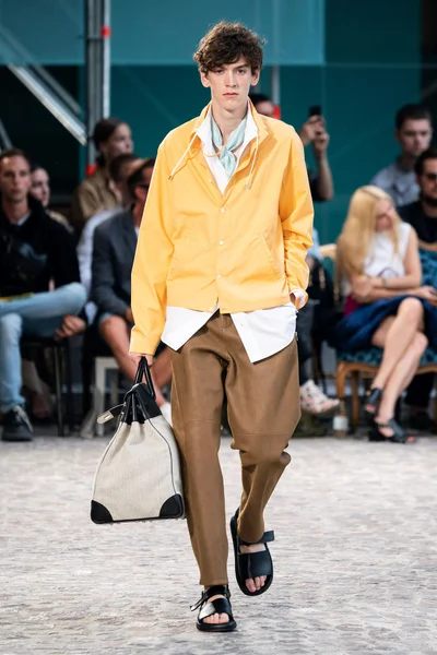 Look 20